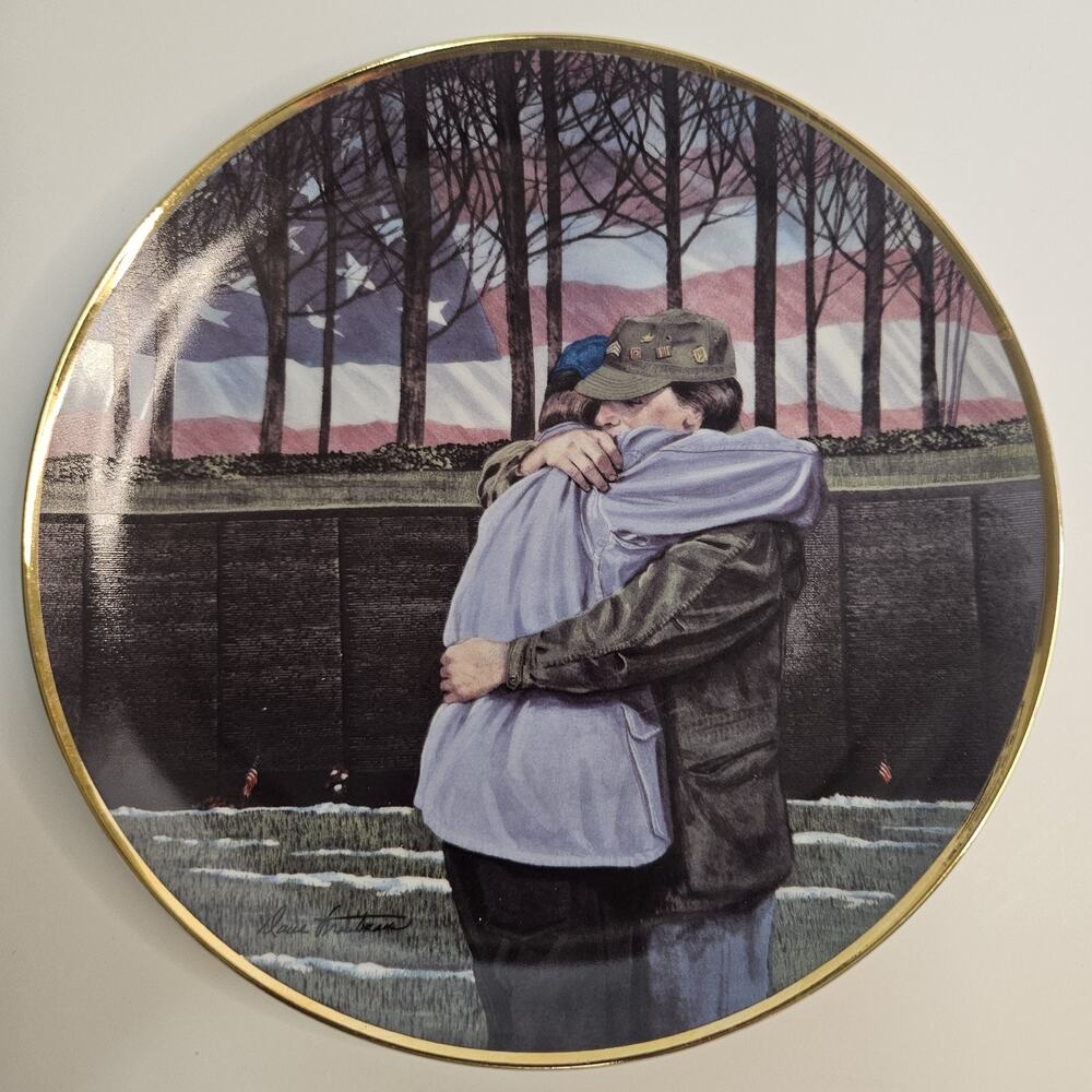Franklin Mint Heroes Reunited Limited Edition Porcelain Plate 8" Military